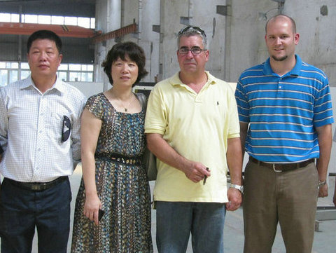 client visiting Vietnam quartz stone manufacturer 